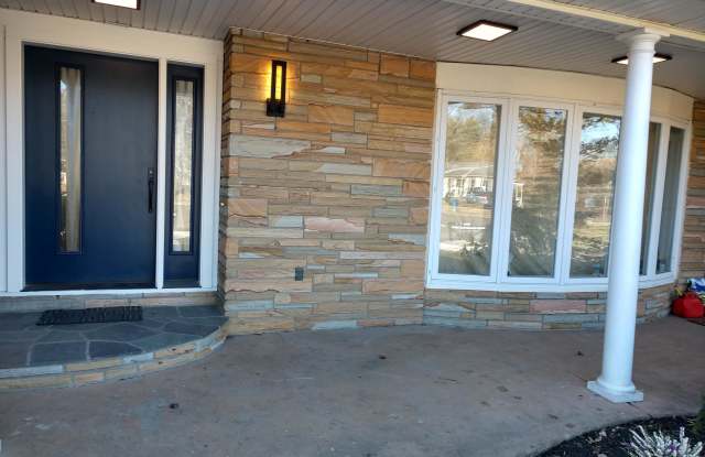 10 LAUREL TERRACE Gallery 2