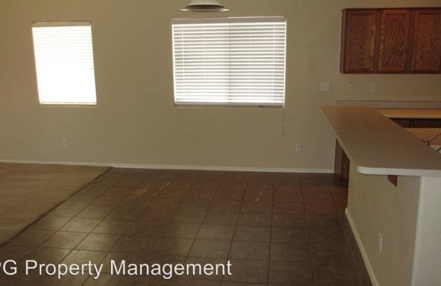 17038 W Saguaro Ln Gallery 3