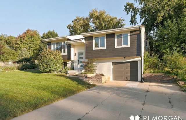 Newly Renovated & Move-In Ready! Gallery 3