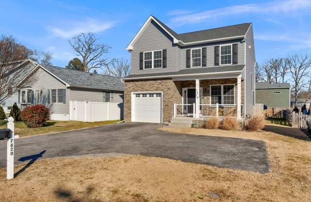 Beautiful 4br 2.5ba with huge basement and garage in Edgemere photos photos