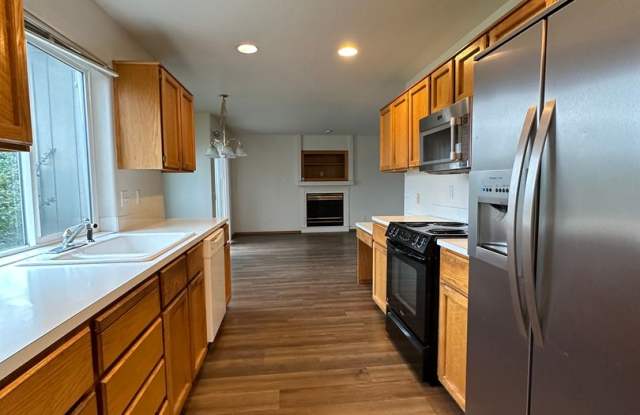 13042 SW Mayview Way ~ Excellent Progress Ridge Home! Gallery 4