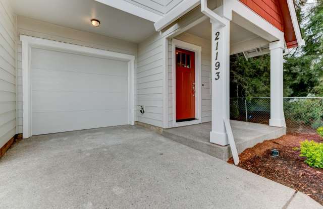 Air Conditioning! Beautiful Newer Construction Home!  3 Master Bedrooms! photos photos