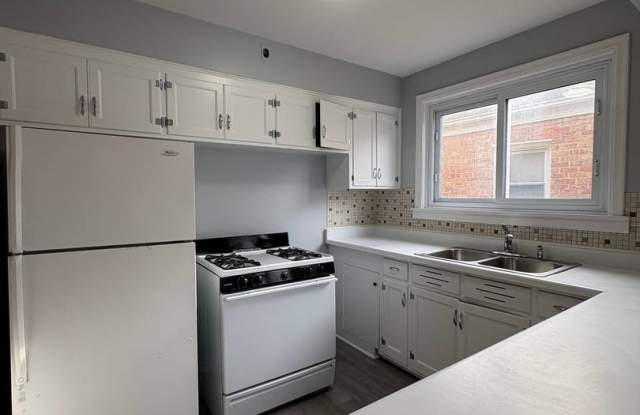 1322 N Austin Blvd photos photos