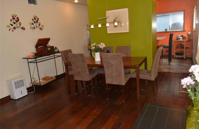 1627 Castle Court Gallery 2