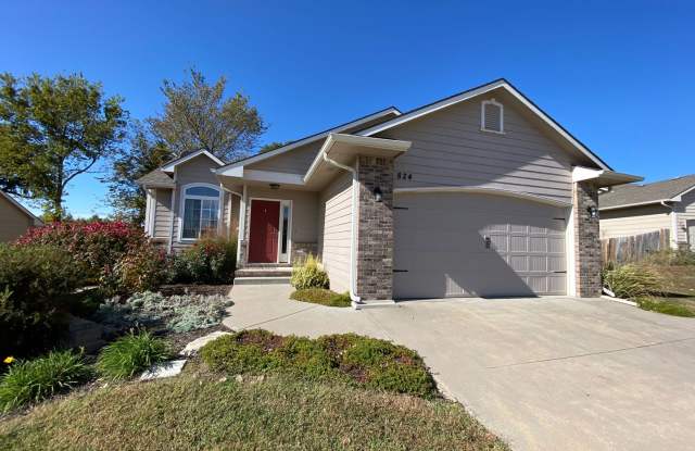 MINUTES FROM FT. RILEY! TWO CAR GARAGE! photos photos