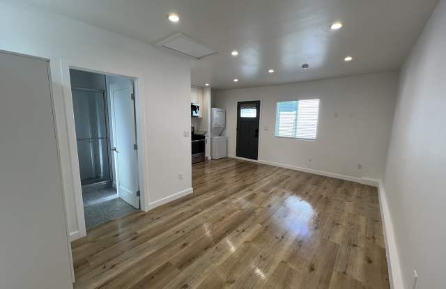 5402 Veloz Avenue Gallery 2