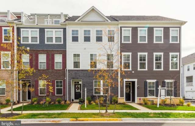 17661 FALCON HEIGHTS ST - 17661 Falcon Heights Street, Cherry Hill, VA 22026