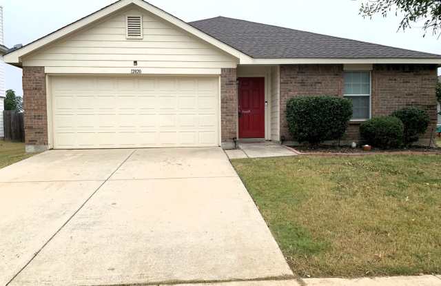 4 bedroom in NWISD - 12820 Kingsgate Drive, Denton County, TX 76078