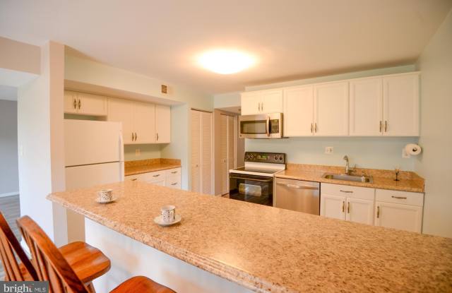 9735 KINGS CROWN COURT photos photos