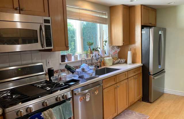 Huge 4 bed single family house in Newton for rent!! Gallery 4