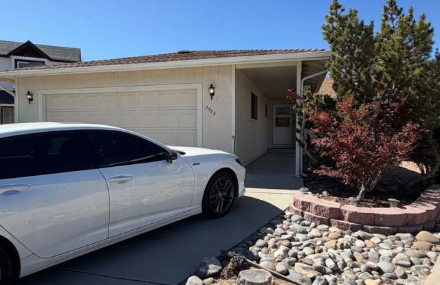 Spacious 3-Bedroom, 2-Bathroom Home for Rent in Carson City. Gallery 1