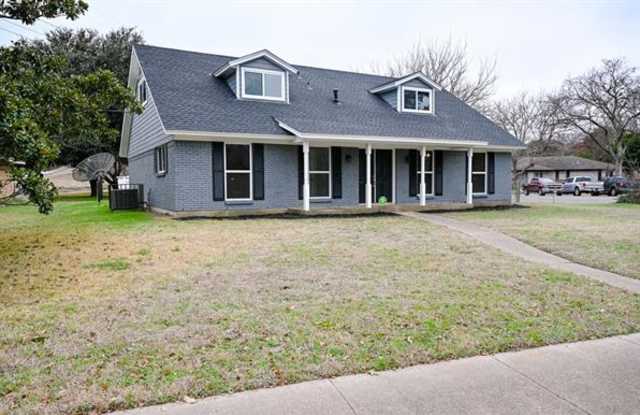 1810 W Five Mile Parkway - 1810 West Five Mile Parkway, Dallas, TX 75224