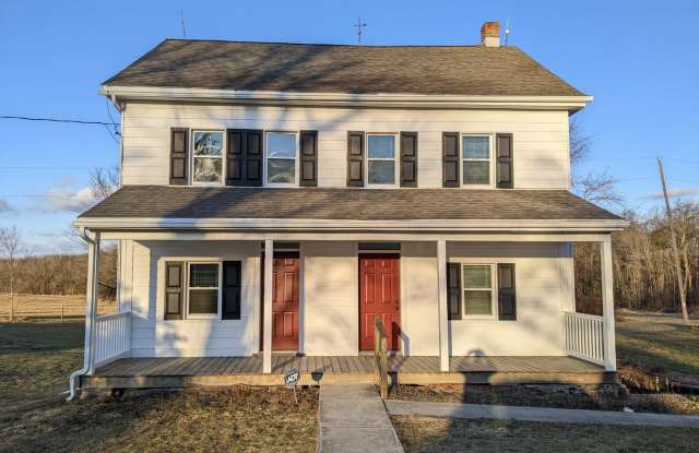3 Bedroom Farmhouse for Rent! Gallery 1