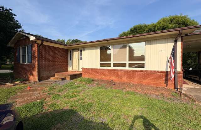 Charming 4-Bedroom Home with Basement and Screened Deck in Lexington, NC photos photos