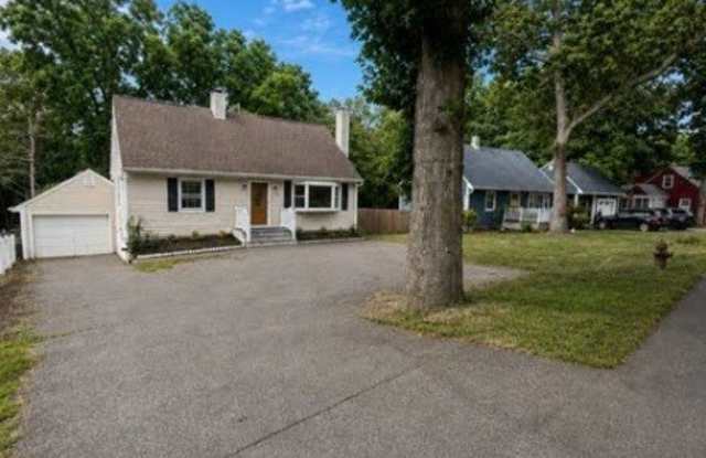 533 Ramapo Valley Rd Gallery 1