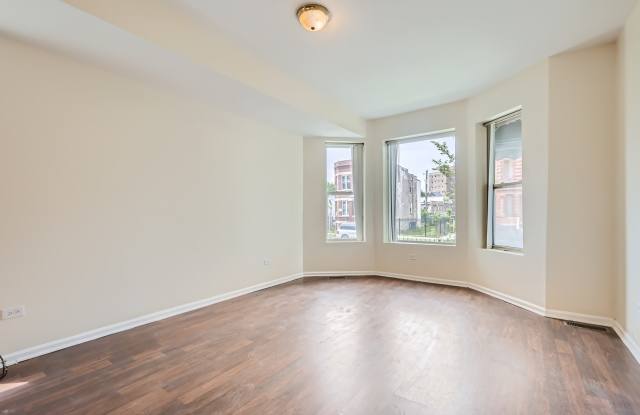 2921 W Flournoy Street Gallery 4