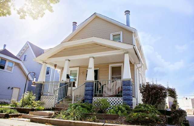 2261 S Mound Gallery 1