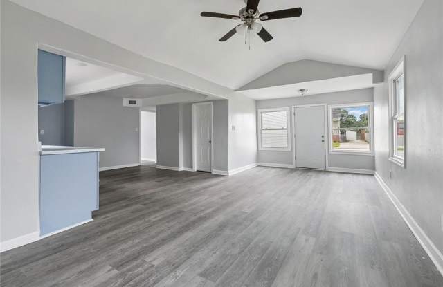 6009 DEBORE Drive Gallery 4
