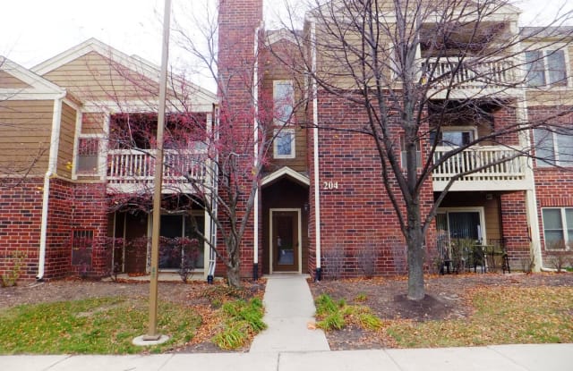 204 GLENGARRY Drive - 204 Glengarry Dr, Bloomingdale, IL 60108
