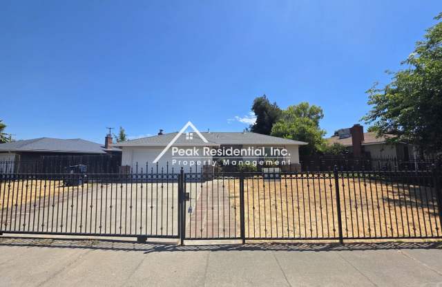 Charming Sacramento 3bd/2ba Home! photos photos