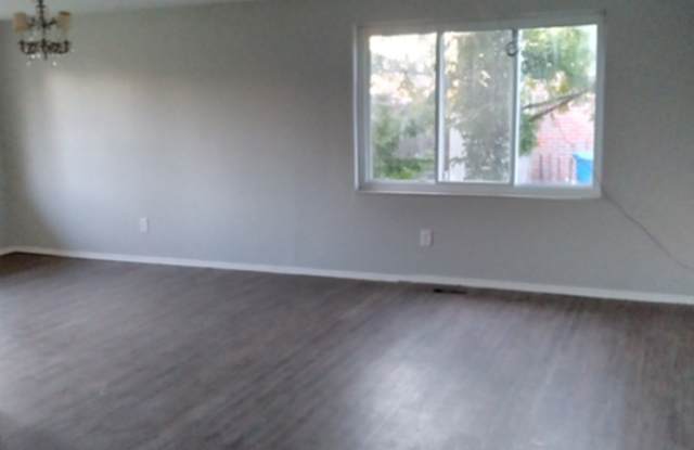 Check out this 3bdr, 2 bath ranch in Huber heights! photos photos