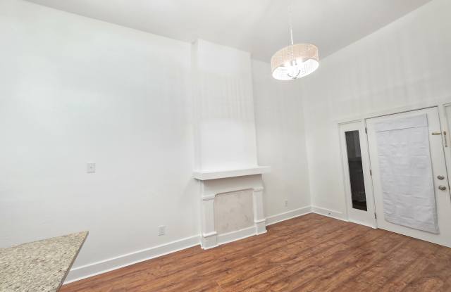 2622 Palmyra St Gallery 4