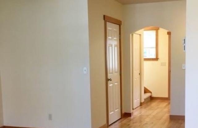 758 Daylily Lane Gallery 3