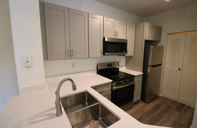 560 Florida Club Blvd #301 photos photos