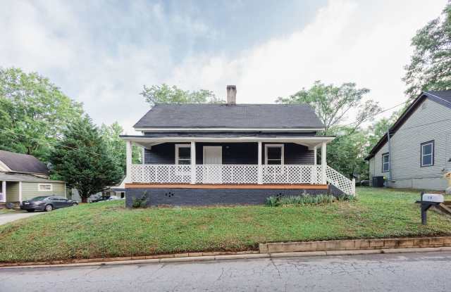 2BR Home Available Now + 50% OFF First Month's Rent | 519 West Cherry photos photos