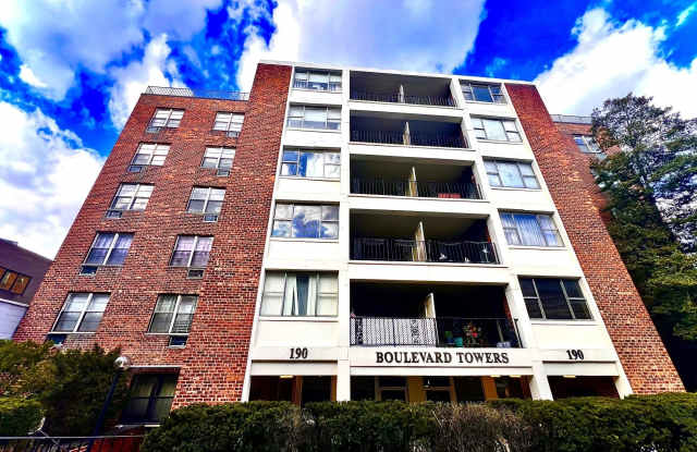 190 First Street - 190 1st Street, Mineola, NY 11501