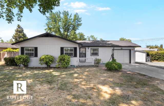 Spacious Corner Lot Home photos photos