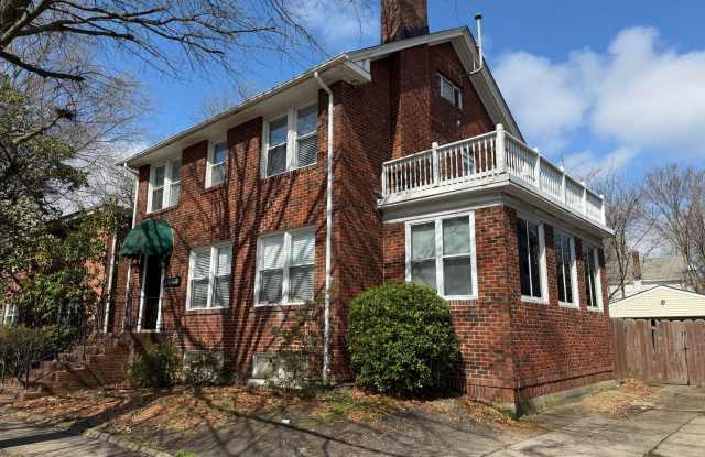 GHENT - 4 Bedroom Home with a Detached Garage photos photos GHENT - 4 Bedroom Home with a Detached Garage photos photos