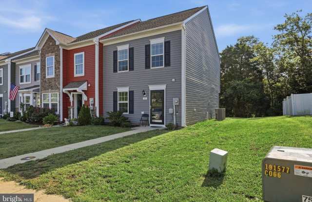 65 DARIEN Drive Gallery 1