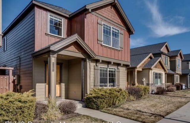61201 Dayspring Dr - 61201 Dayspring Drive, Bend, OR 97702