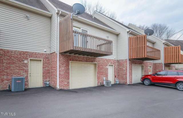 2503 E Lakeview Drive Gallery 2