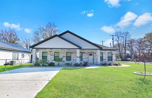 905 Avenue E - 905 Avenue East, Moody, TX 76557