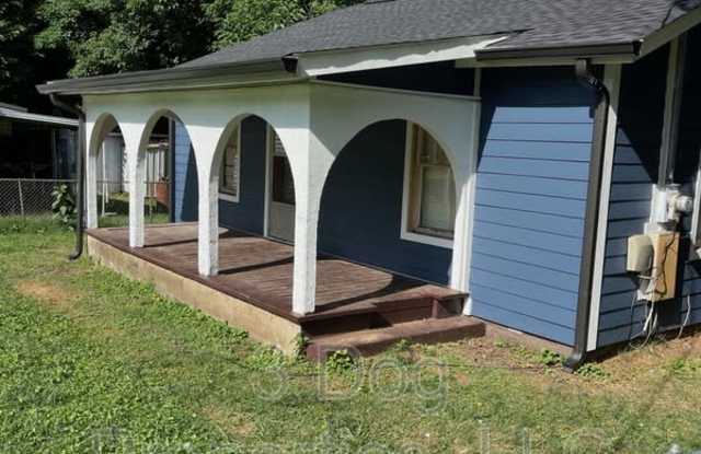 4038 Denham Road Gallery 2