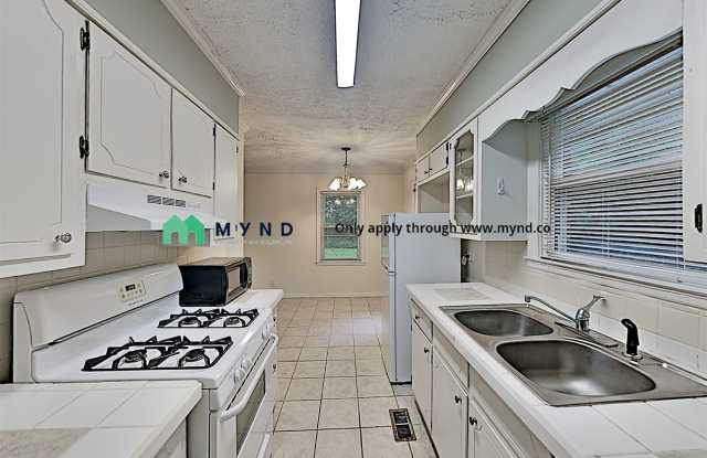 3937 Bryn Mawr Ct Gallery 4