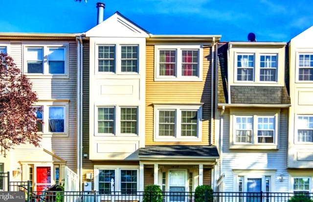 12129 SALEMTOWN DRIVE - 12129 Salemtown Drive, Lake Ridge, VA 22192