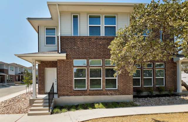 605 W South St photos photos