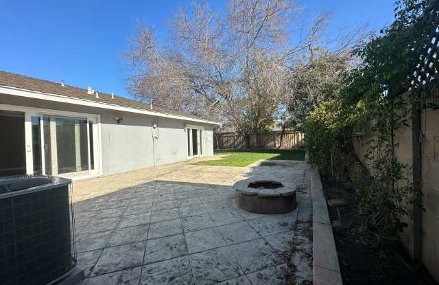 3094 Yellowstone Drive Gallery 3