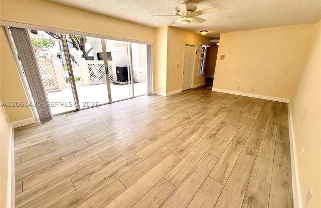 11196 Longboat Dr Gallery 4