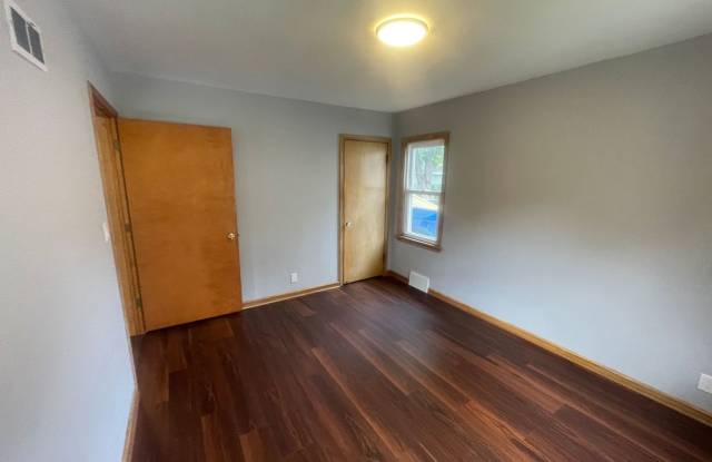 3 Bedroom Single Family Gallery 4