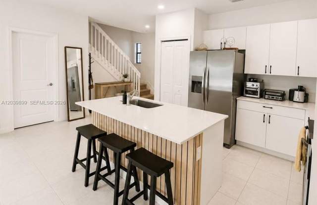 452 NW 203rd Terrace 452, Miami Gardens, FL 33169 - 3472 Gallery 3