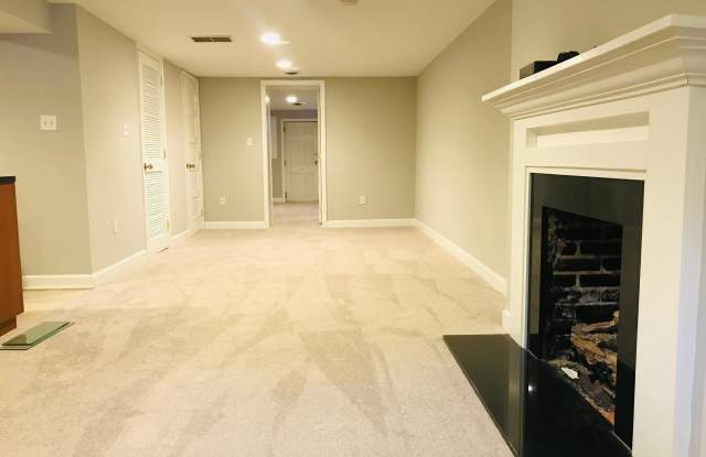 2511 CLIFFBOURNE PLACE NW Gallery 3
