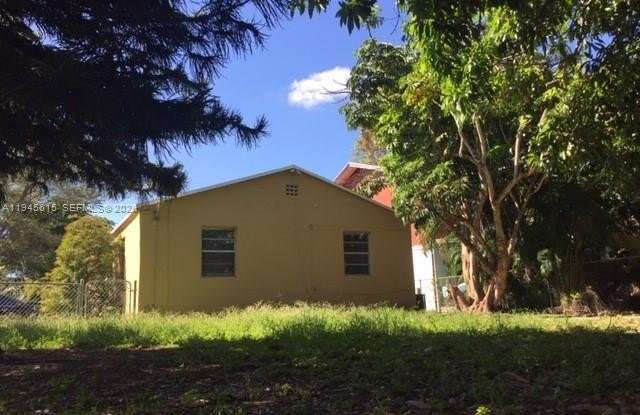 18202 NE 25th PL photos photos