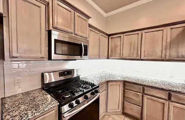 Spacious Norman Rental | 4 Bedrooms With Open Floor Plan Gallery 3