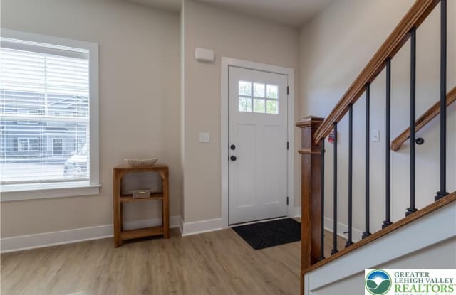 1411 Greenview Drive Gallery 3