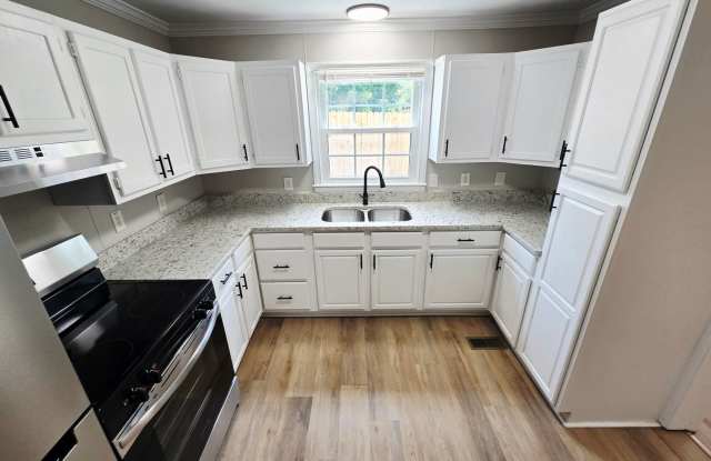 Charming 4-Bedroom Home in Burlington Gallery 4