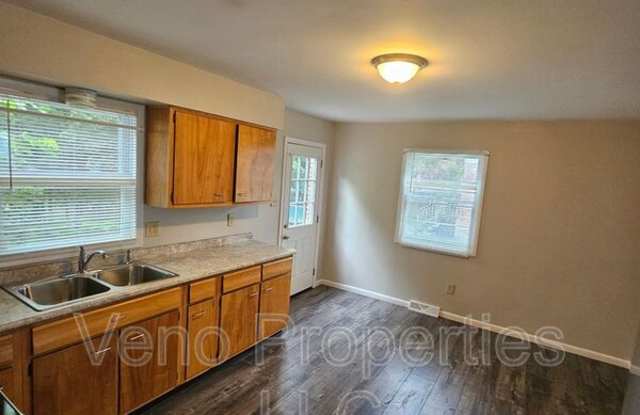 236 Old Niskayuna Rd. Gallery 4